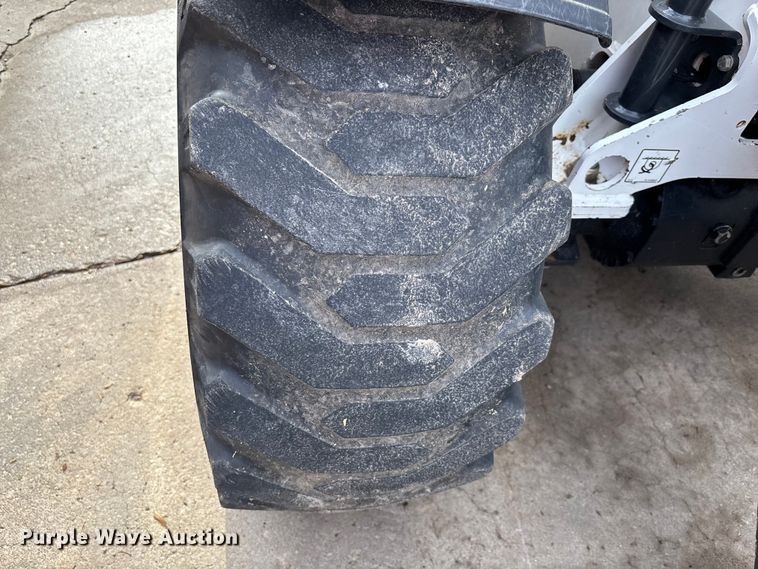 image for item FI0879 2016 Bobcat V417 telehandler