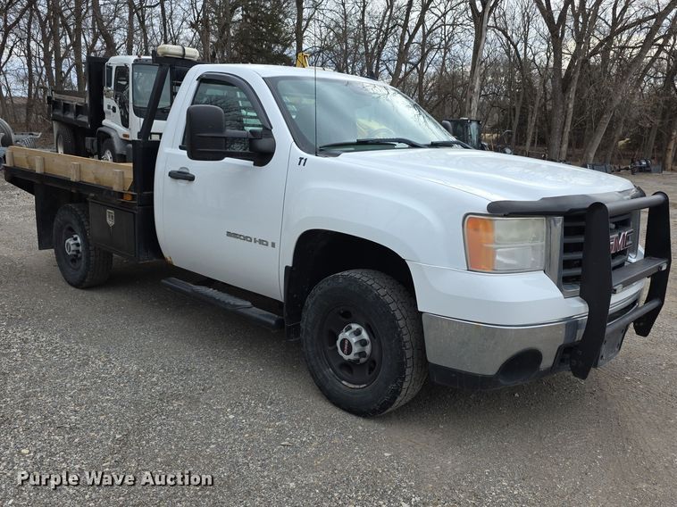image for item FI0895 2008 GMC Sierra 2500HD flatbed pickup truck