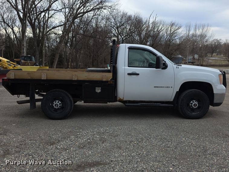 image for item FI0895 2008 GMC Sierra 2500HD flatbed pickup truck