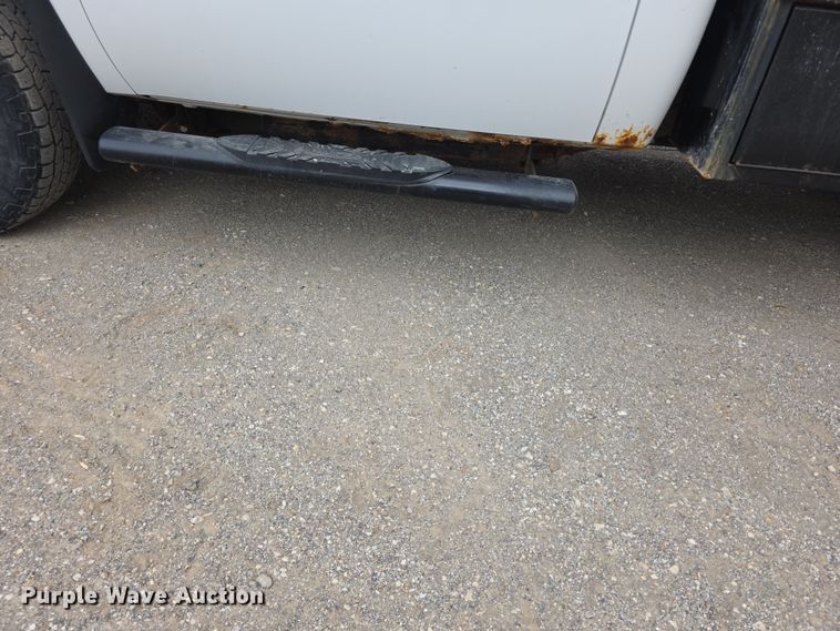 image for item FI0895 2008 GMC Sierra 2500HD flatbed pickup truck