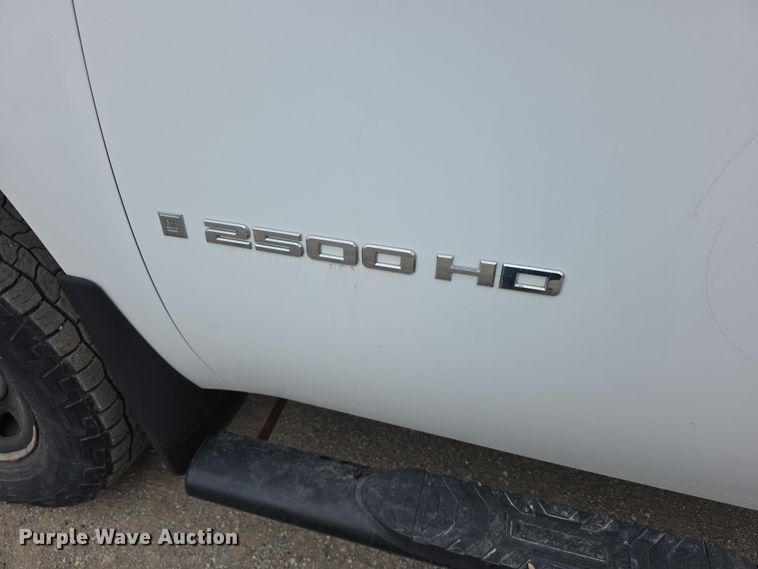 image for item FI0895 2008 GMC Sierra 2500HD flatbed pickup truck