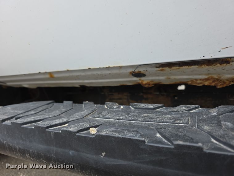 image for item FI0895 2008 GMC Sierra 2500HD flatbed pickup truck