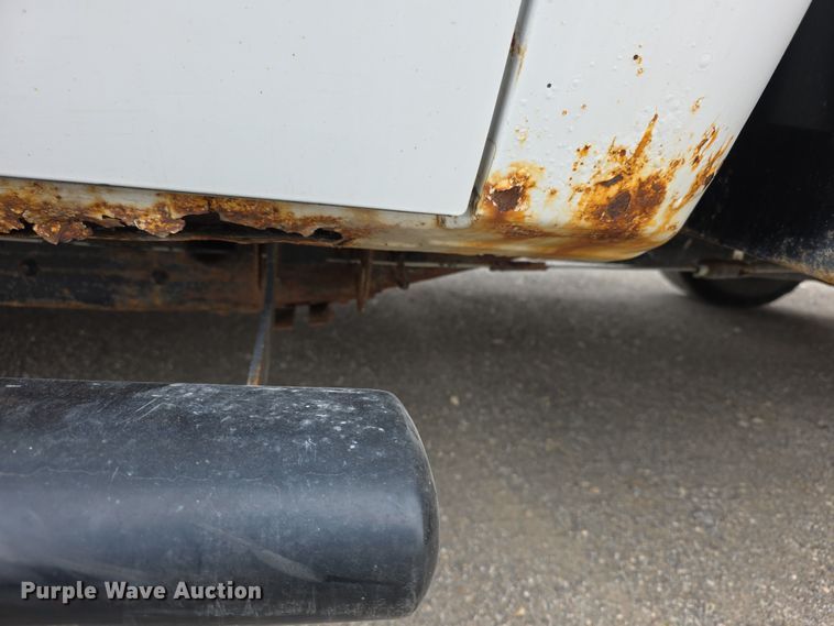 image for item FI0895 2008 GMC Sierra 2500HD flatbed pickup truck