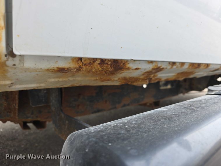 image for item FI0895 2008 GMC Sierra 2500HD flatbed pickup truck