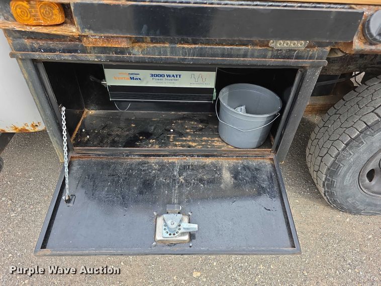 image for item FI0895 2008 GMC Sierra 2500HD flatbed pickup truck