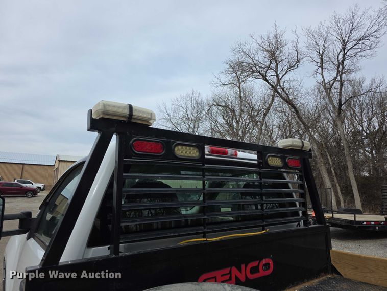 image for item FI0895 2008 GMC Sierra 2500HD flatbed pickup truck