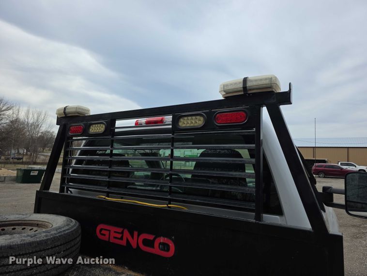 image for item FI0895 2008 GMC Sierra 2500HD flatbed pickup truck