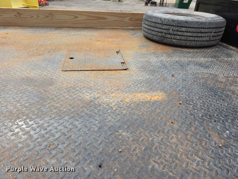 image for item FI0895 2008 GMC Sierra 2500HD flatbed pickup truck