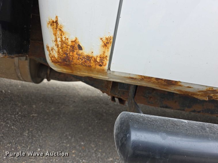 image for item FI0895 2008 GMC Sierra 2500HD flatbed pickup truck