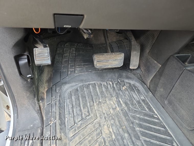 image for item FI0895 2008 GMC Sierra 2500HD flatbed pickup truck