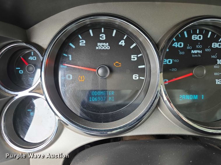 image for item FI0895 2008 GMC Sierra 2500HD flatbed pickup truck