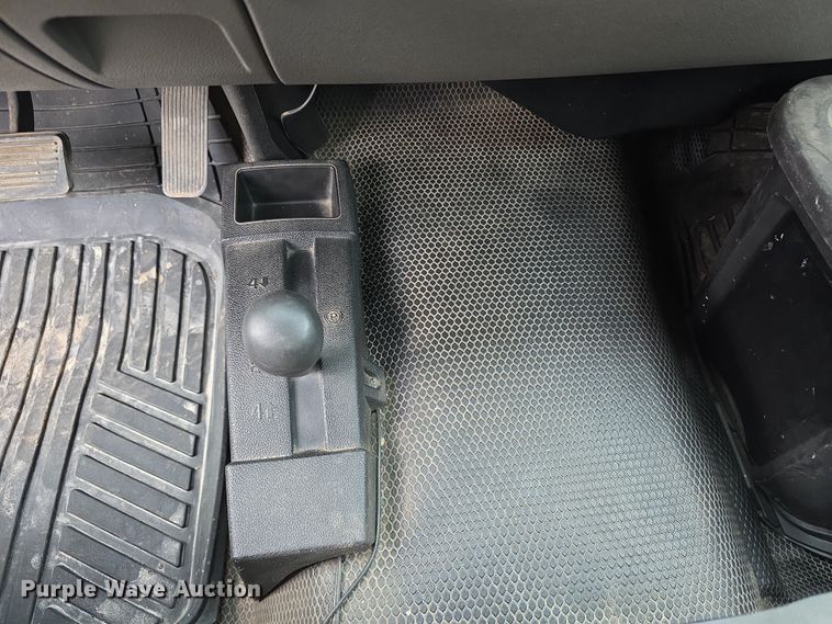 image for item FI0895 2008 GMC Sierra 2500HD flatbed pickup truck