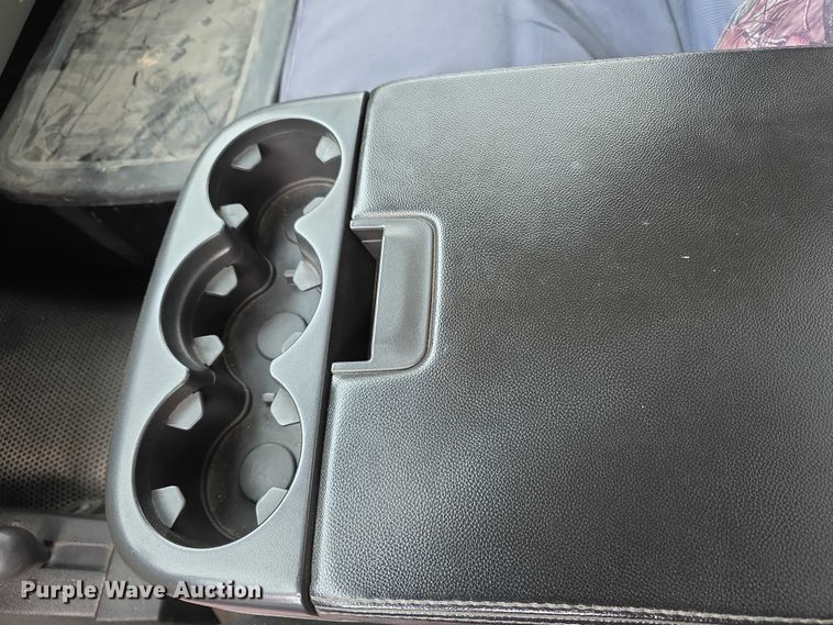 image for item FI0895 2008 GMC Sierra 2500HD flatbed pickup truck