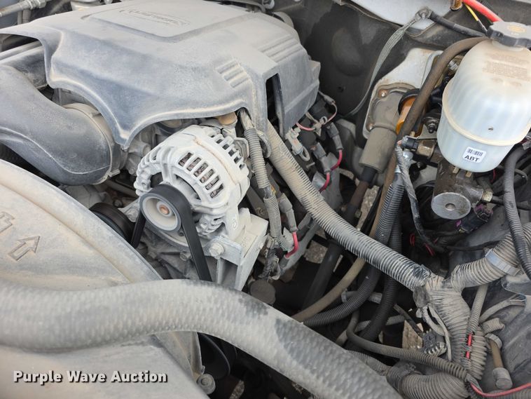 image for item FI0895 2008 GMC Sierra 2500HD flatbed pickup truck