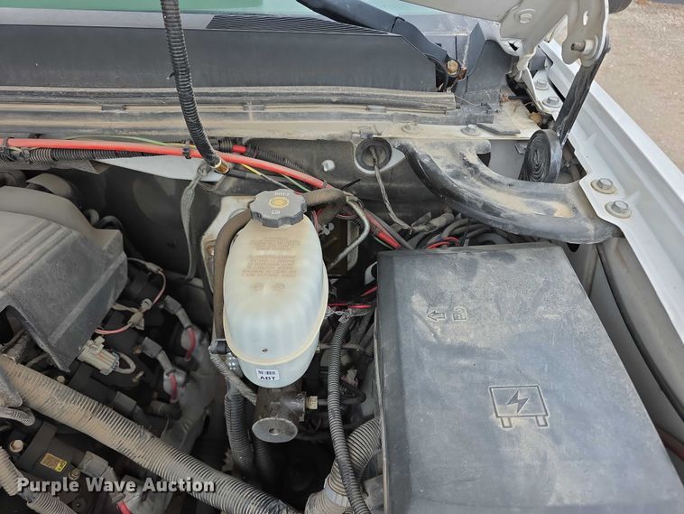 image for item FI0895 2008 GMC Sierra 2500HD flatbed pickup truck