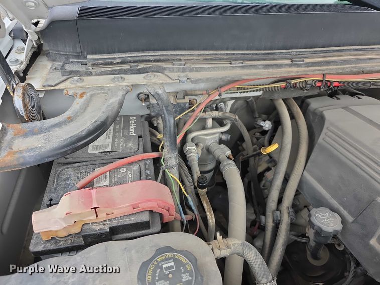 image for item FI0895 2008 GMC Sierra 2500HD flatbed pickup truck