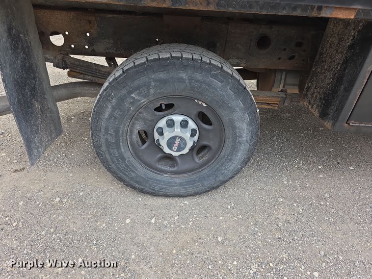 image for item FI0895 2008 GMC Sierra 2500HD flatbed pickup truck