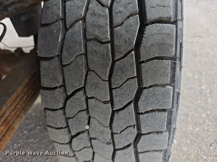 image for item FI0895 2008 GMC Sierra 2500HD flatbed pickup truck