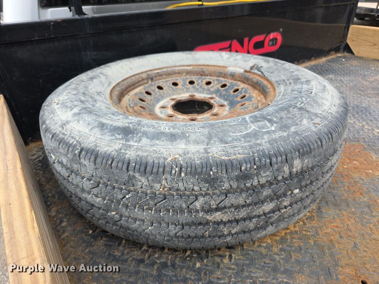 image for item FI0895 2008 GMC Sierra 2500HD flatbed pickup truck