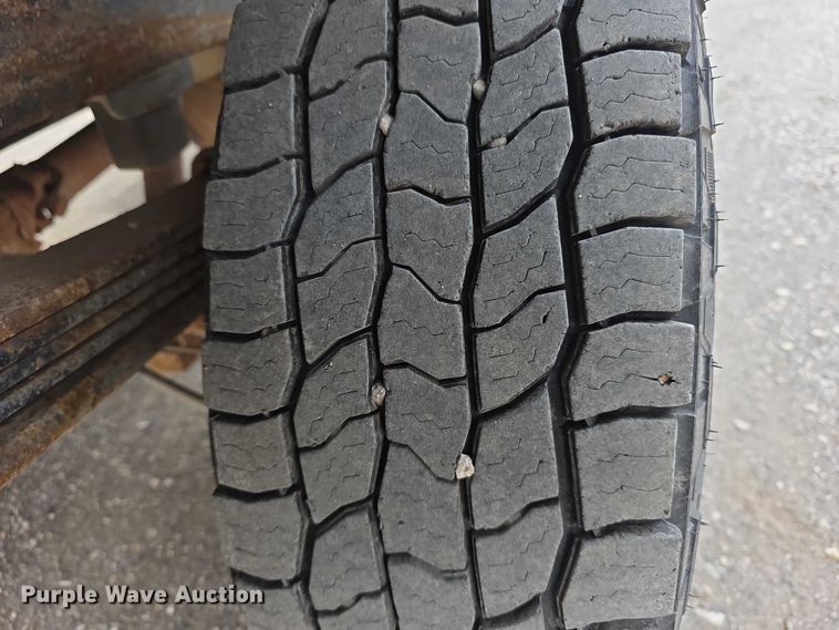 image for item FI0895 2008 GMC Sierra 2500HD flatbed pickup truck