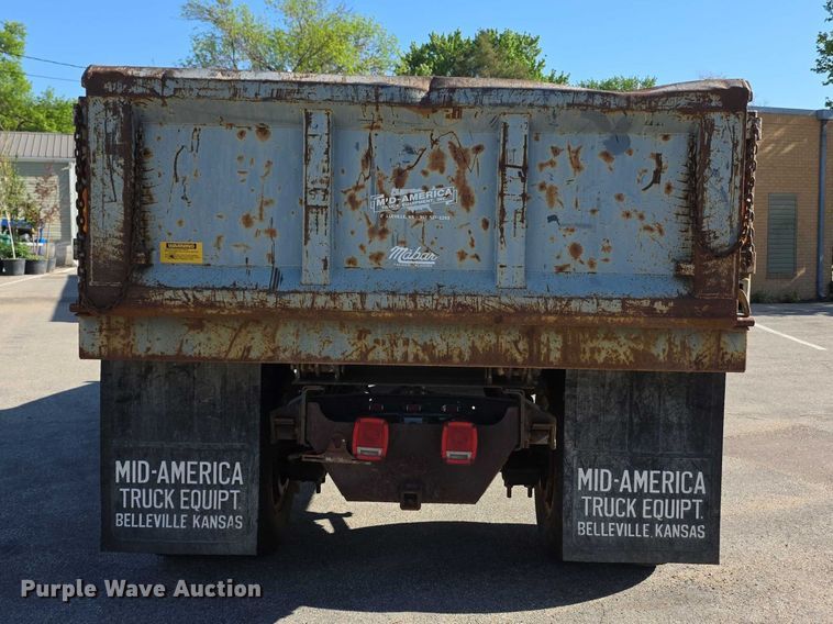 image for item FI0956 1992 Ford F600 dump truck