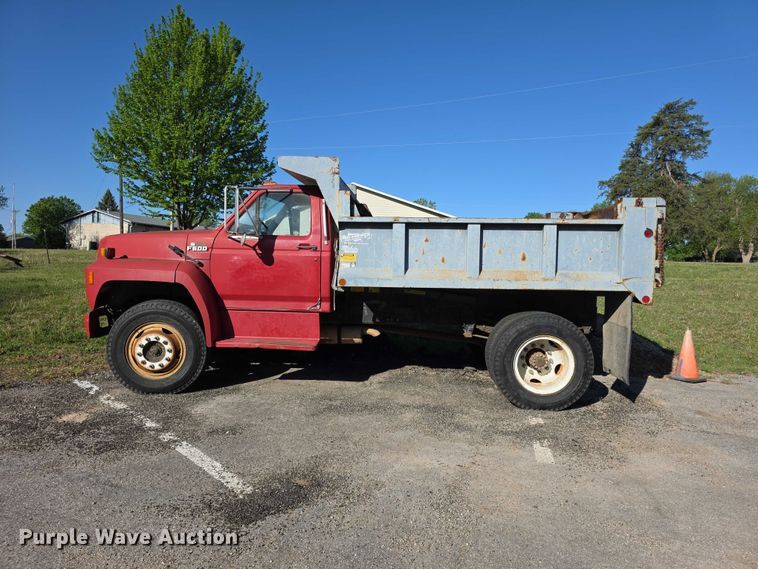 image for item FI0956 1992 Ford F600 dump truck