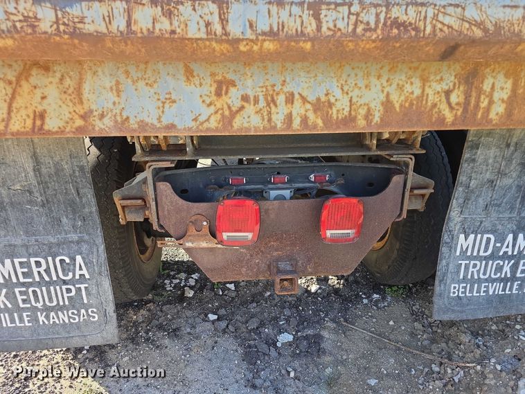 image for item FI0956 1992 Ford F600 dump truck