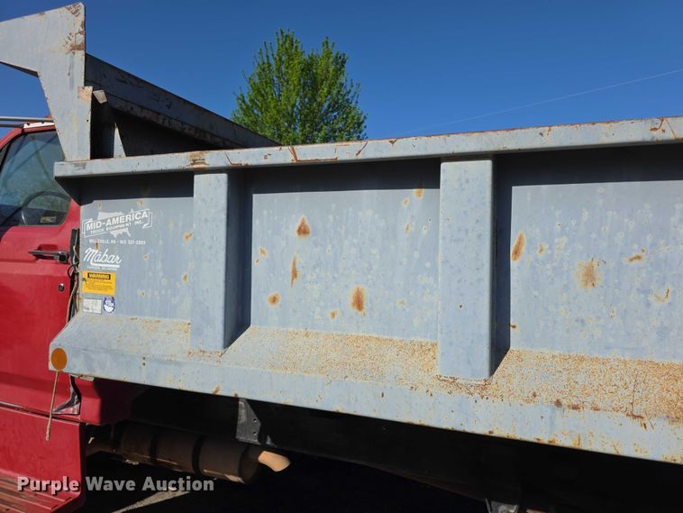 image for item FI0956 1992 Ford F600 dump truck