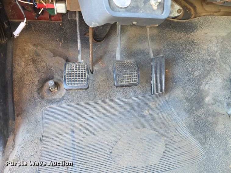 image for item FI0956 1992 Ford F600 dump truck