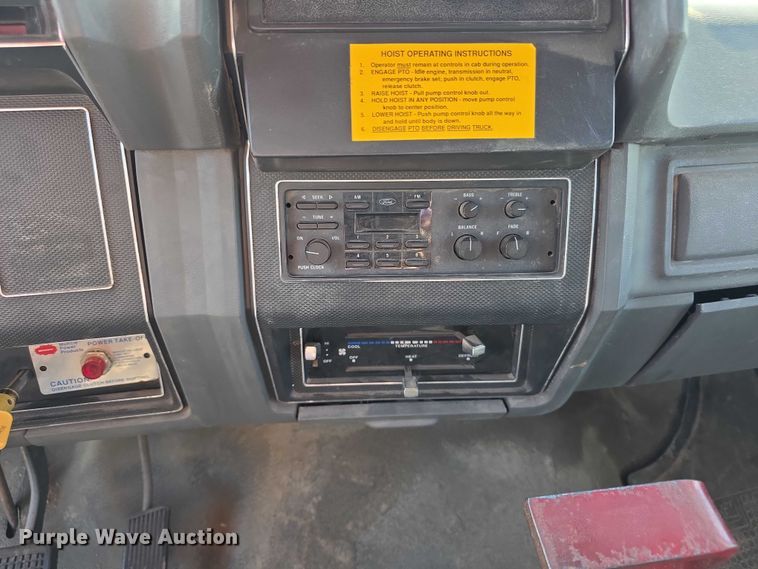 image for item FI0956 1992 Ford F600 dump truck