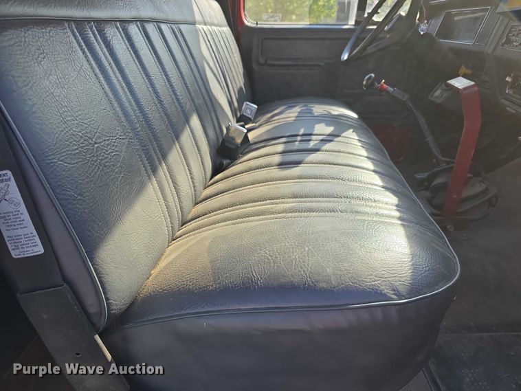 image for item FI0956 1992 Ford F600 dump truck