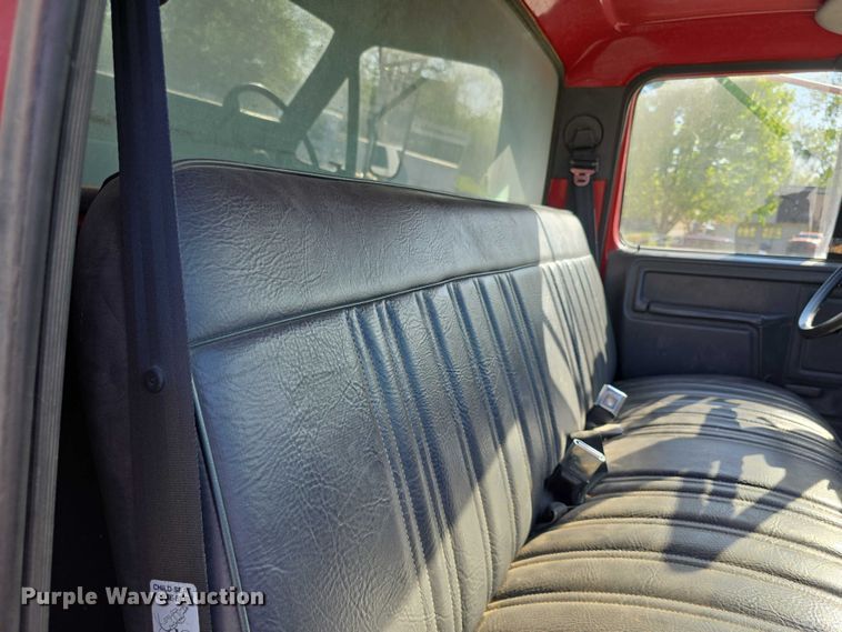 image for item FI0956 1992 Ford F600 dump truck
