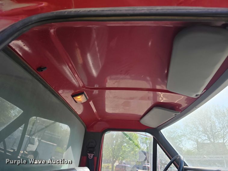 image for item FI0956 1992 Ford F600 dump truck