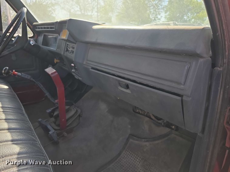 image for item FI0956 1992 Ford F600 dump truck