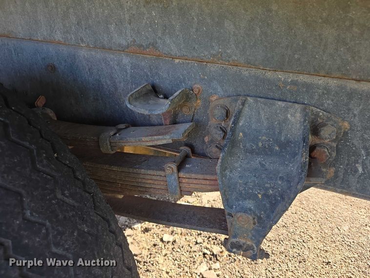 image for item FI0956 1992 Ford F600 dump truck