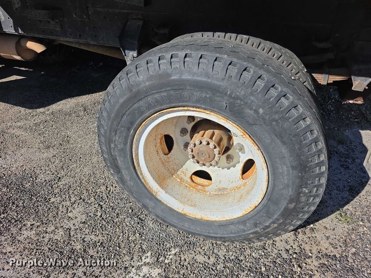 image for item FI0956 1992 Ford F600 dump truck