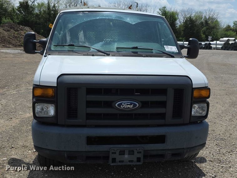 image for item FI0971 2013 Ford E350 Super Duty delivery van