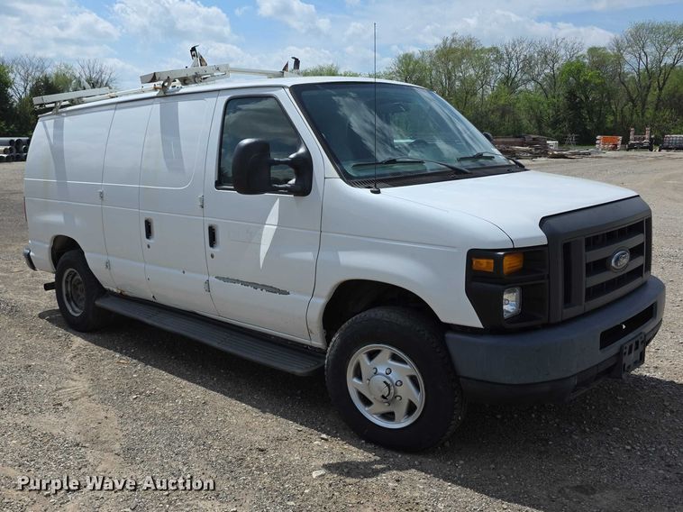 image for item FI0971 2013 Ford E350 Super Duty delivery van