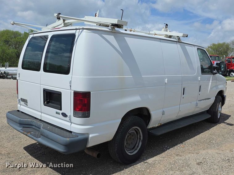 image for item FI0971 2013 Ford E350 Super Duty delivery van