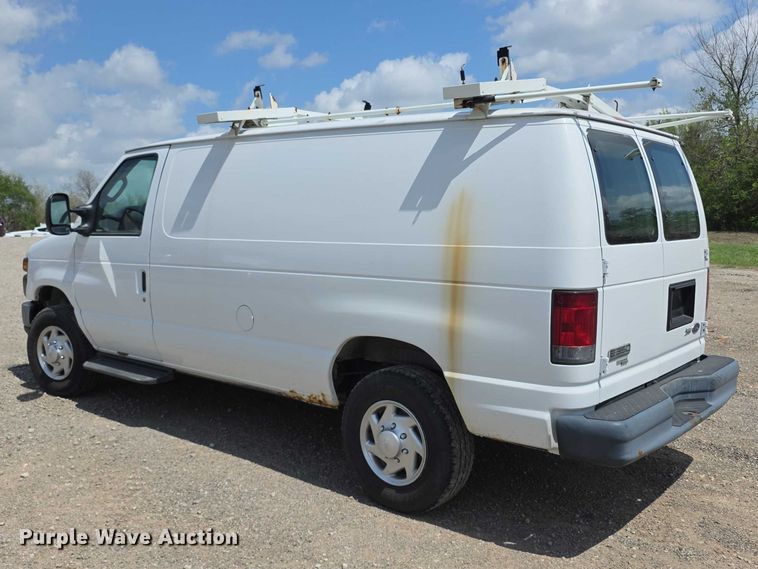 image for item FI0971 2013 Ford E350 Super Duty delivery van