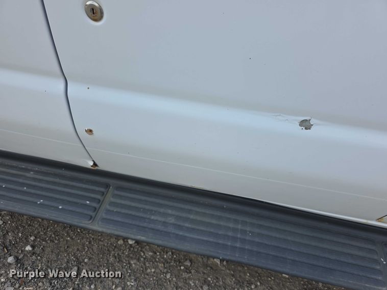 image for item FI0971 2013 Ford E350 Super Duty delivery van