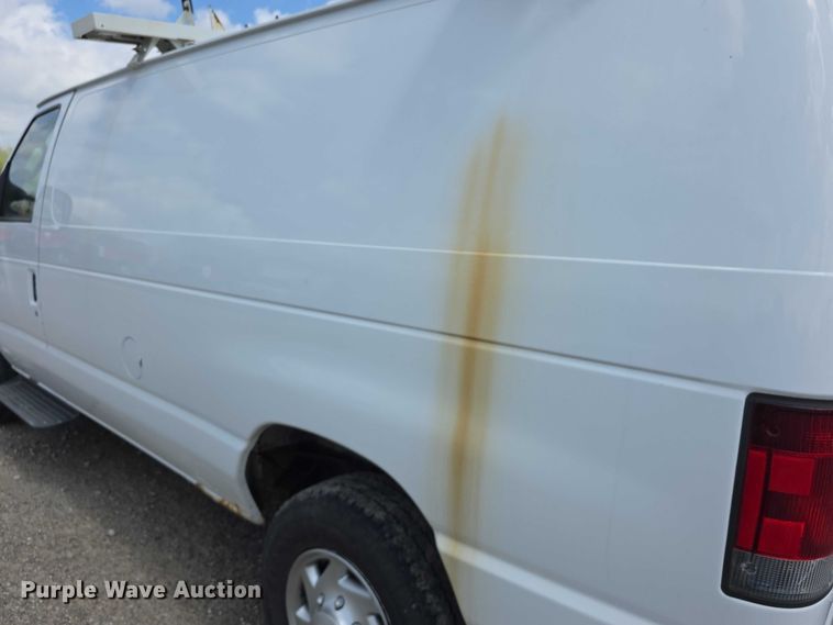 image for item FI0971 2013 Ford E350 Super Duty delivery van