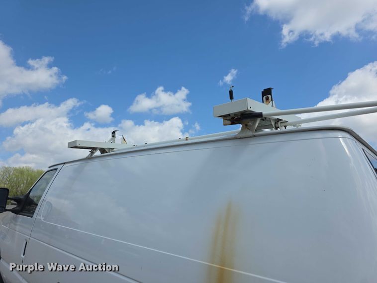 image for item FI0971 2013 Ford E350 Super Duty delivery van