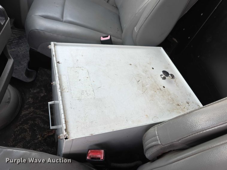 image for item FI0971 2013 Ford E350 Super Duty delivery van