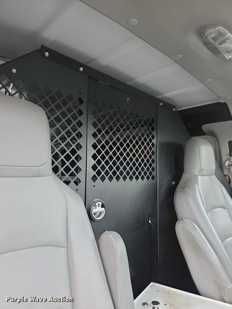 image for item FI0971 2013 Ford E350 Super Duty delivery van