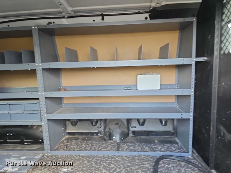 image for item FI0971 2013 Ford E350 Super Duty delivery van