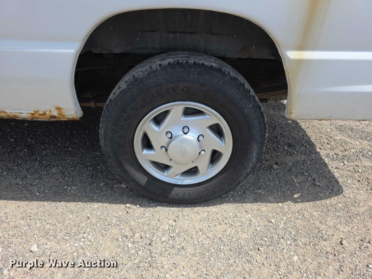 image for item FI0971 2013 Ford E350 Super Duty delivery van