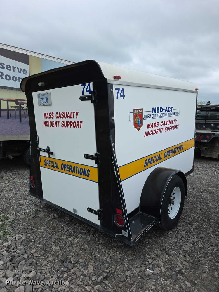 image for item FI0972 1999 Blair enclosed cargo trailer