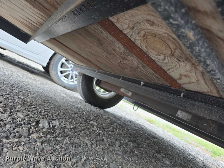 image for item FI0972 1999 Blair enclosed cargo trailer