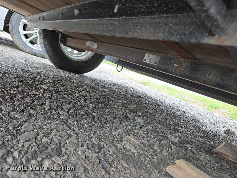 image for item FI0972 1999 Blair enclosed cargo trailer